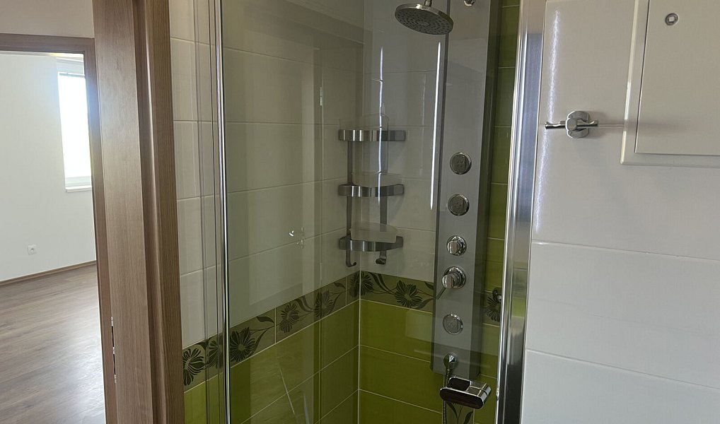 Pronájem bytu 4+kk 85 m², Praha – náhled fotky 11