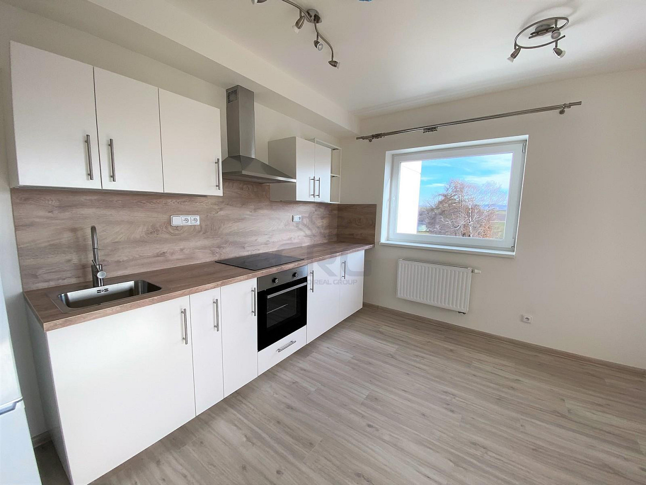 Pronájem bytu 2+kk 54 m² – fotografie 4