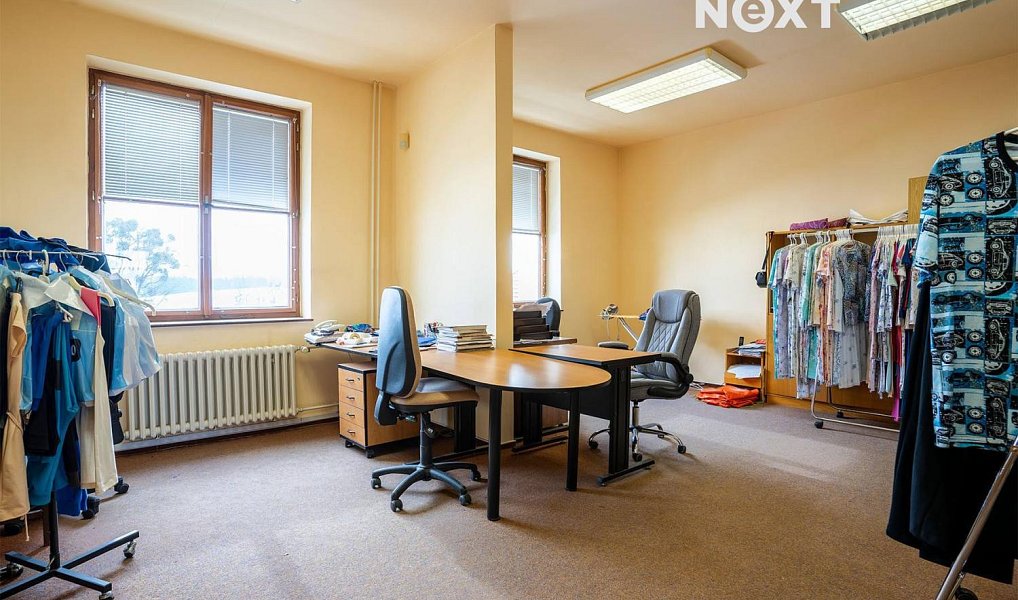 Prodej výrobních prostor 2 000 m², Sebranice – náhled fotky 11