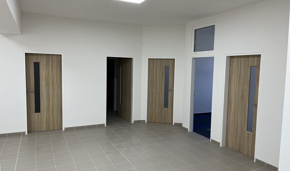 Pronájem kanceláře 409 m², Sedliště – náhled fotky 11