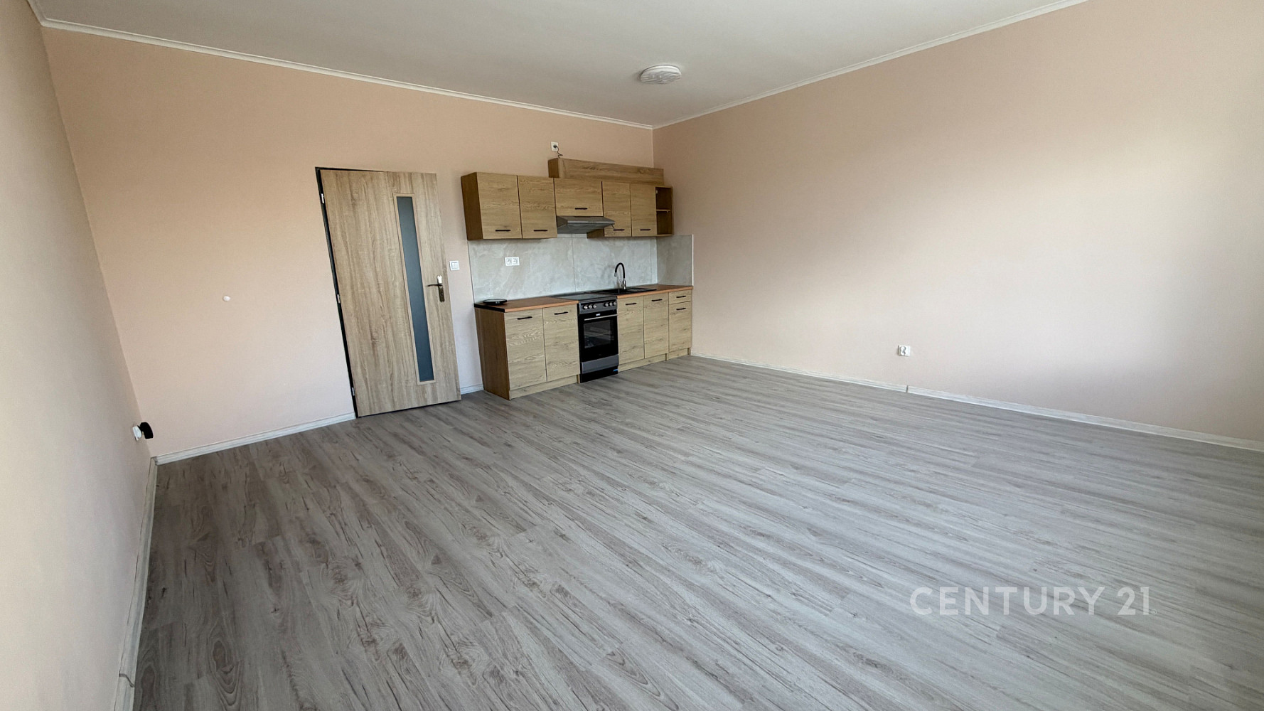 Pronájem bytu 2+kk 60 m² – fotografie 2
