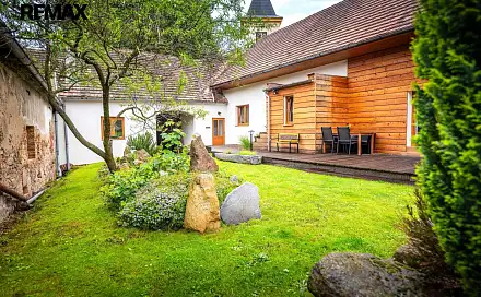 Prodej domu 363 m² s pozemkem 1 624 m², Paračov, okres Strakonice