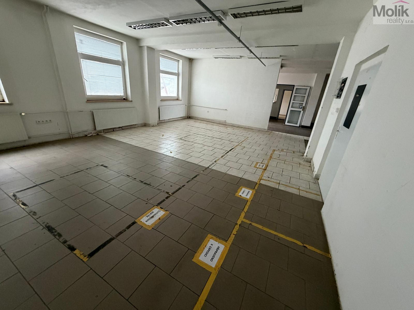 Pronájem skladovacích prostor 1 150 m² – fotografie 5