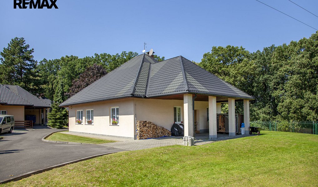 Prodej domu 168 m² s pozemkem 1 157 m², Police – náhled fotky 2