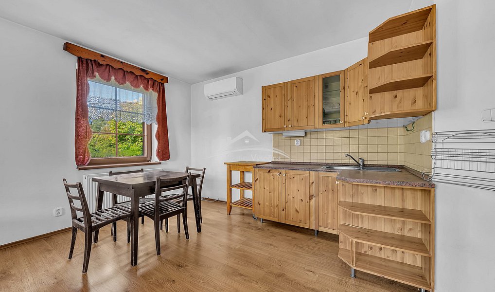 Prodej domu 200 m² s pozemkem 1 656 m², Humpolec – náhled fotky 3
