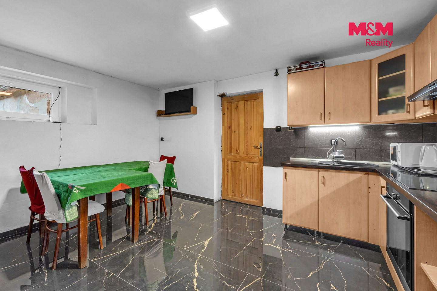 Prodej domu 220 m² s pozemkem 549 m² – fotografie 2