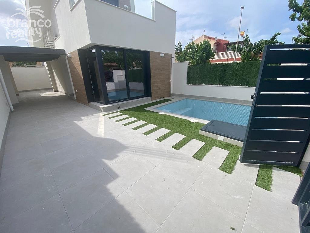 Prodej domu 101 m² s pozemkem 170 m² – pohled 2