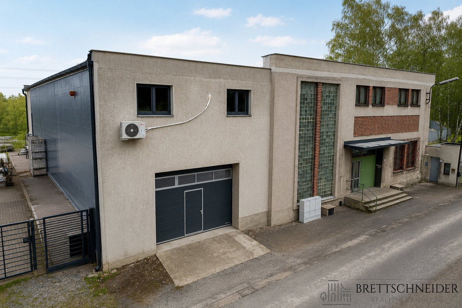 Pronájem skladovacích prostor 112 m²
