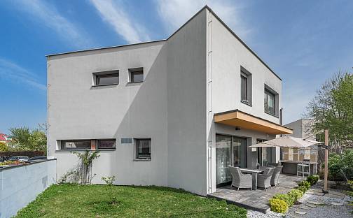 Prodej domu 160 m² s pozemkem 218 m², U svornosti, Praha 10 - Dolní Měcholupy