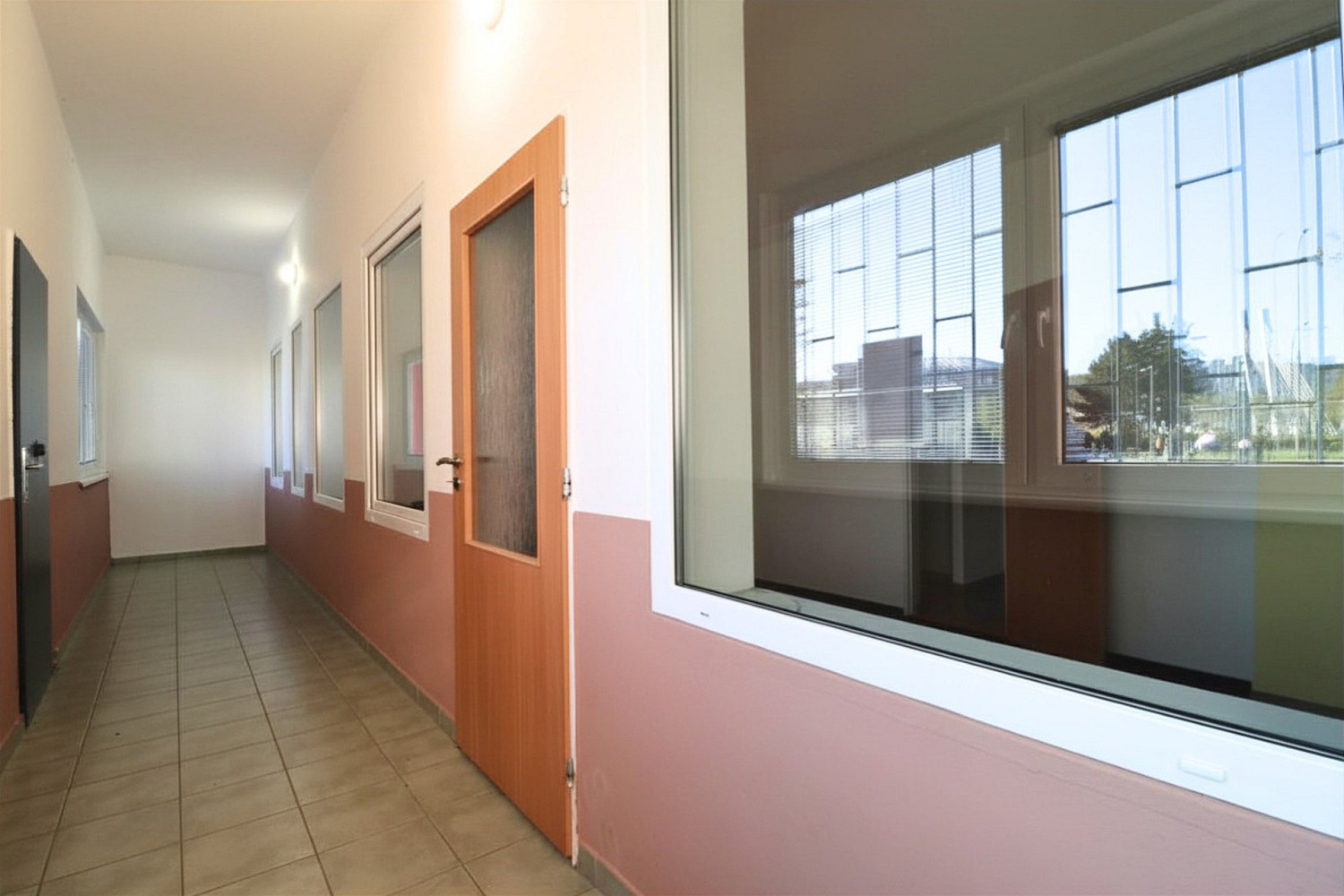 Pronájem obchodních prostor 65 m² – fotografie 4