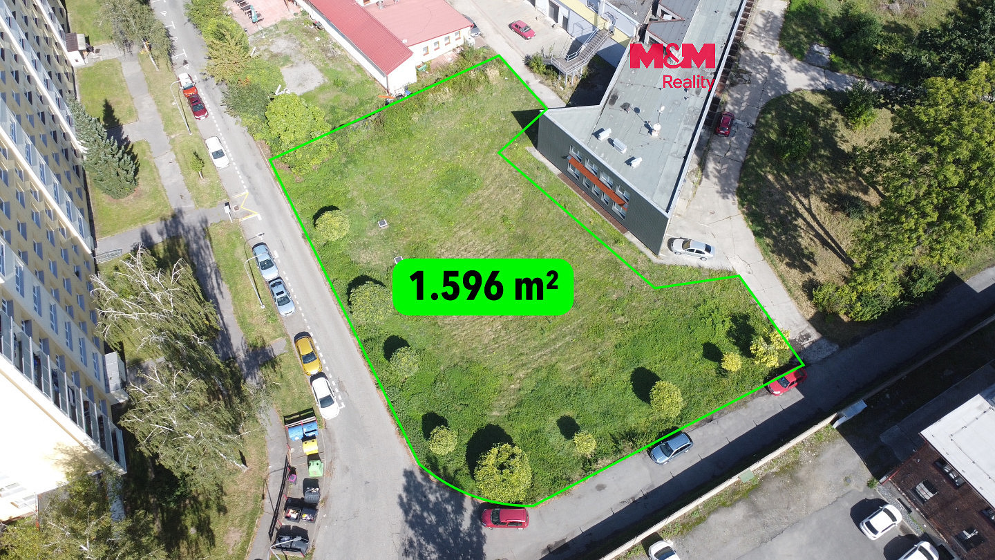 Prodej pozemku 1 596 m²