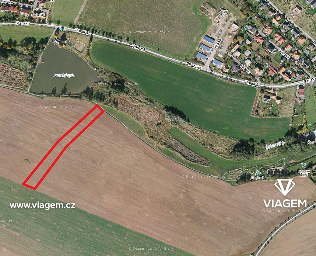 Prodej pole 990 m²