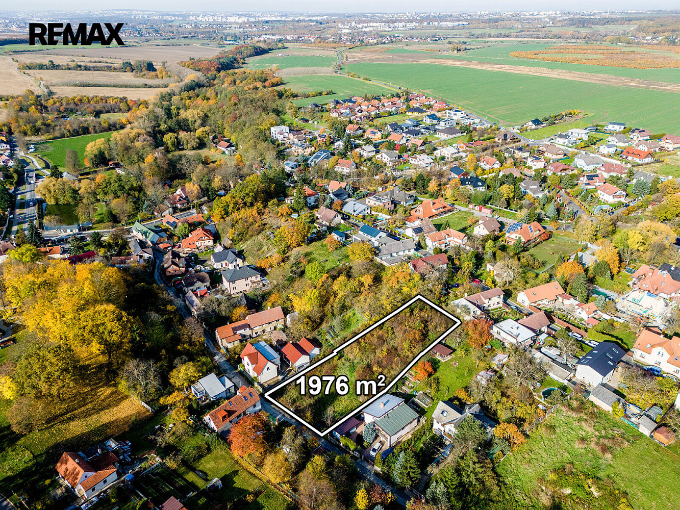 Prodej stavebního pozemku 1 976 m² – fotografie 4