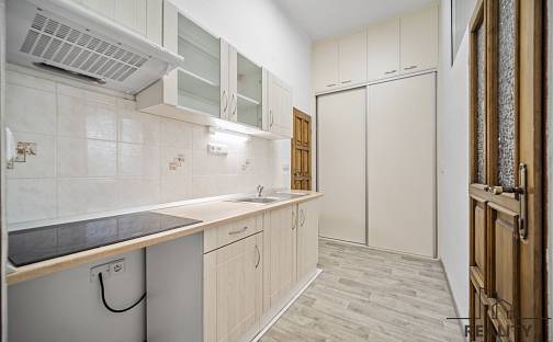 Pronájem bytu 2+1 48 m², Smilova, Pardubice - Zelené Předměstí