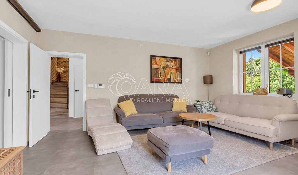 Prodej domu 255 m² s pozemkem 775 m², Šestajovice – náhled fotky 25