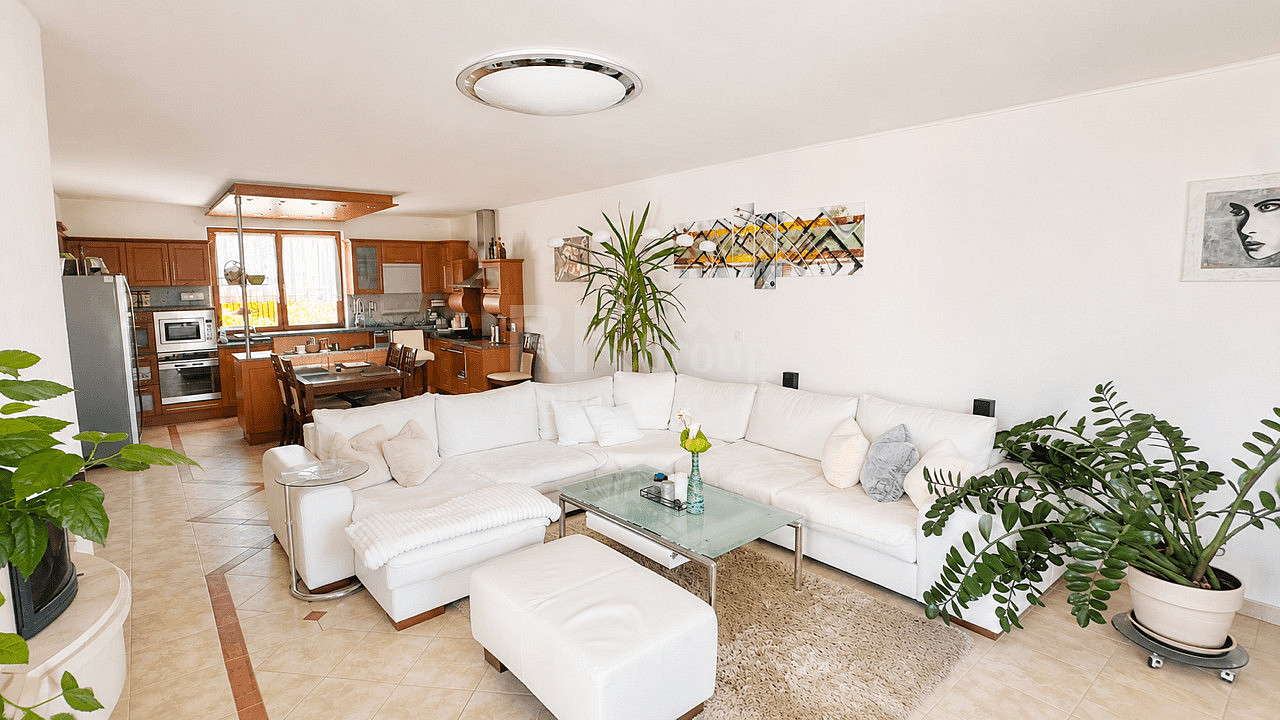 Prodej domu 213 m² s pozemkem 682 m² – fotografie 4