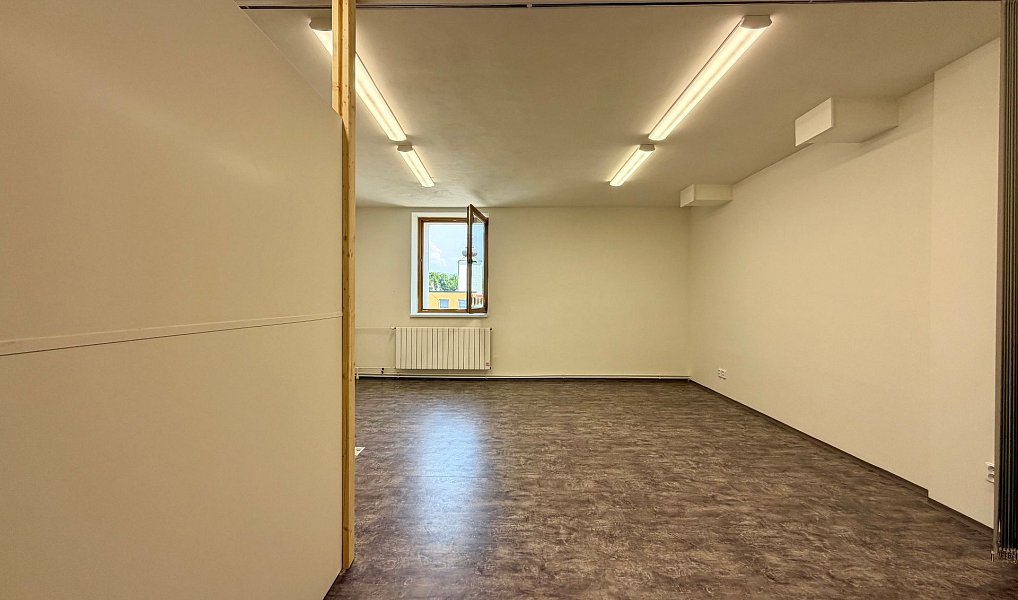 Pronájem obchodních prostor 37 m², Frenštát pod Radhoštěm – náhled fotky 3