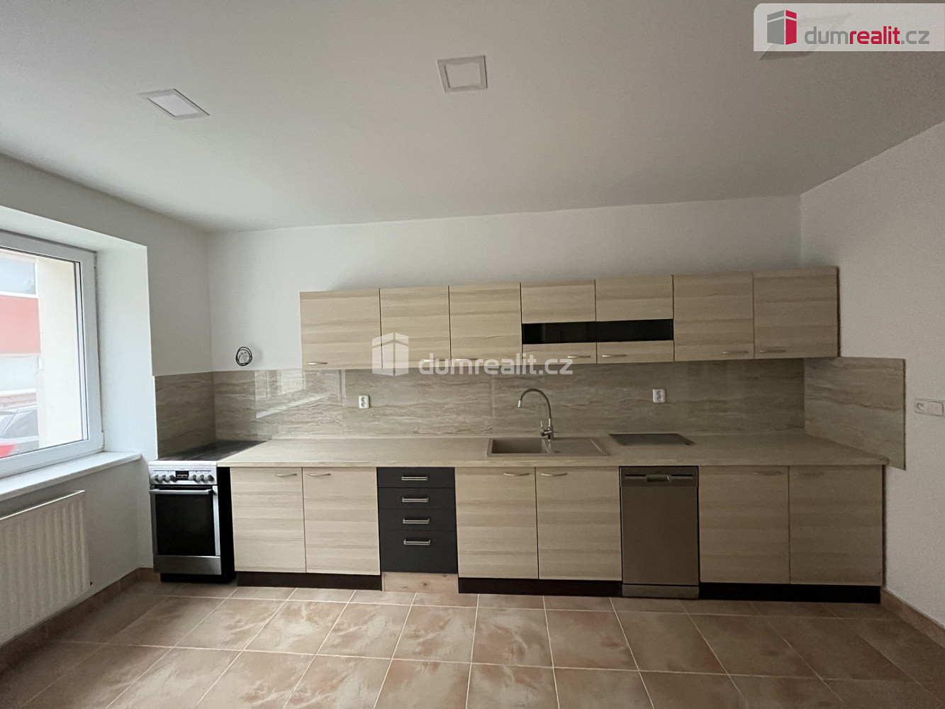 Prodej domu 204 m² s pozemkem 204 m² — photo 2