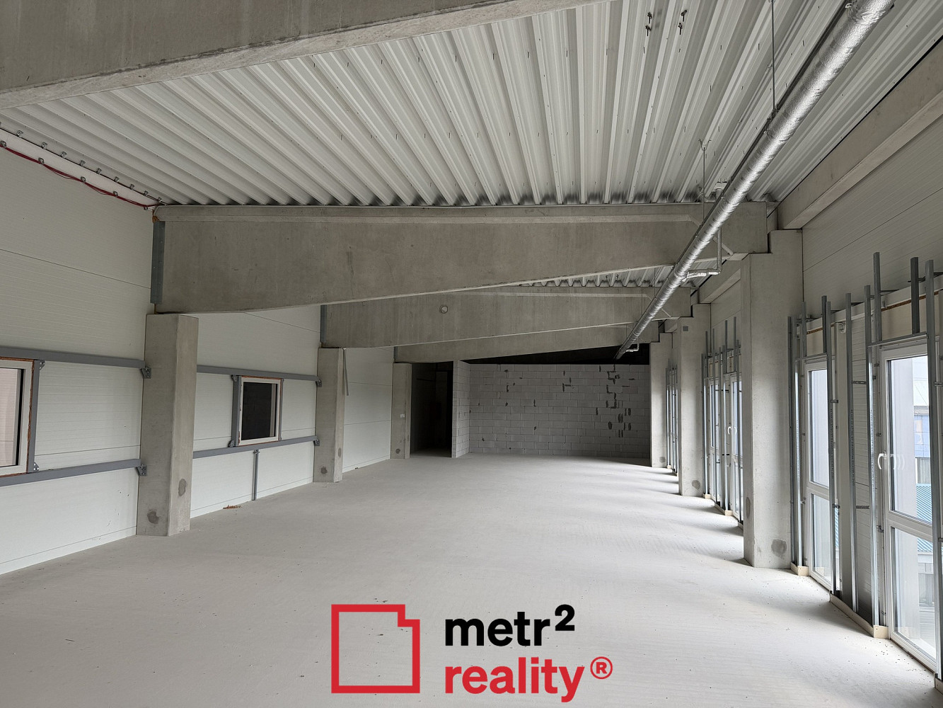 Pronájem kanceláře 495 m² – fotografie 4