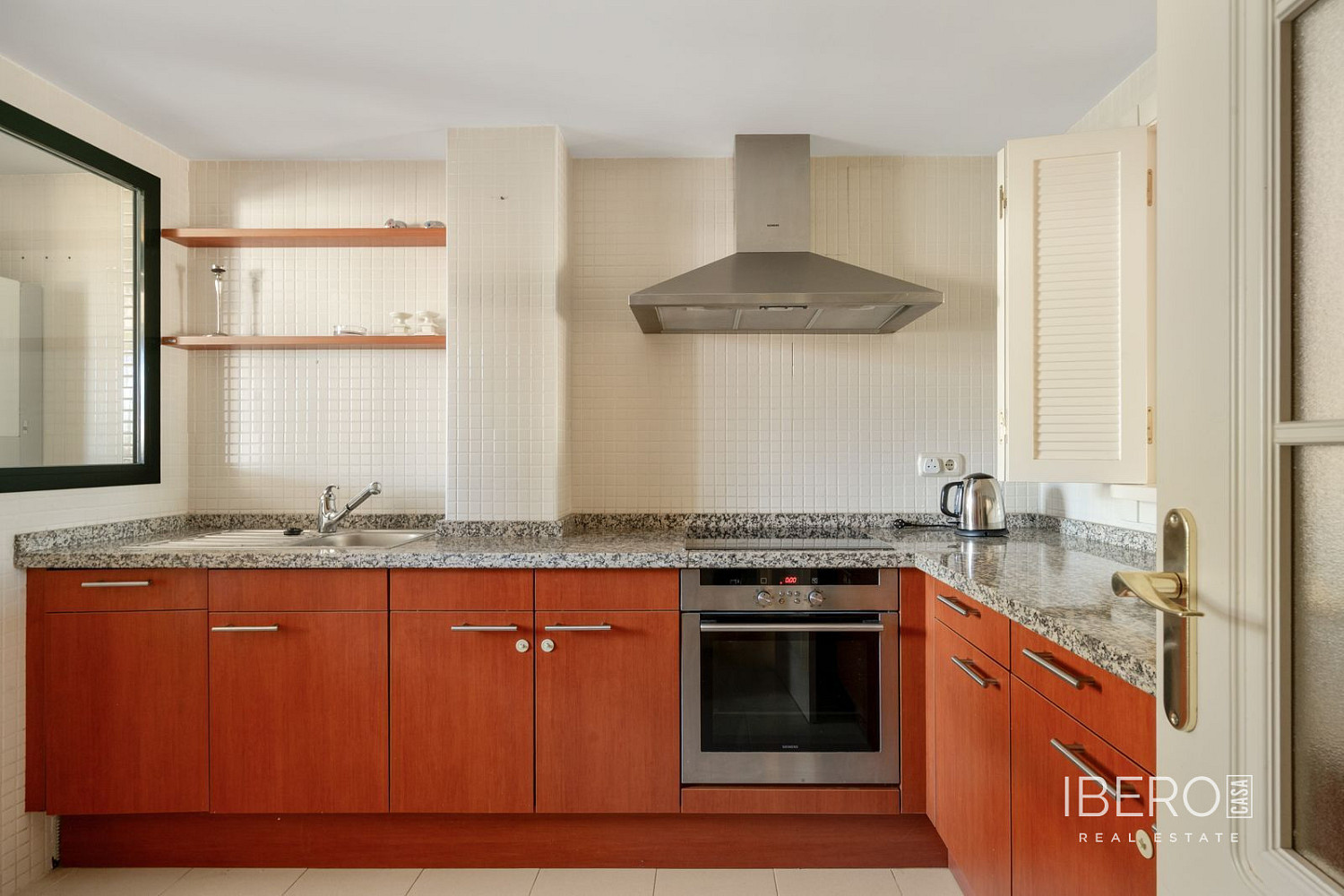 Piso 4+kk – Marbella, Nueva Andalucía - Más