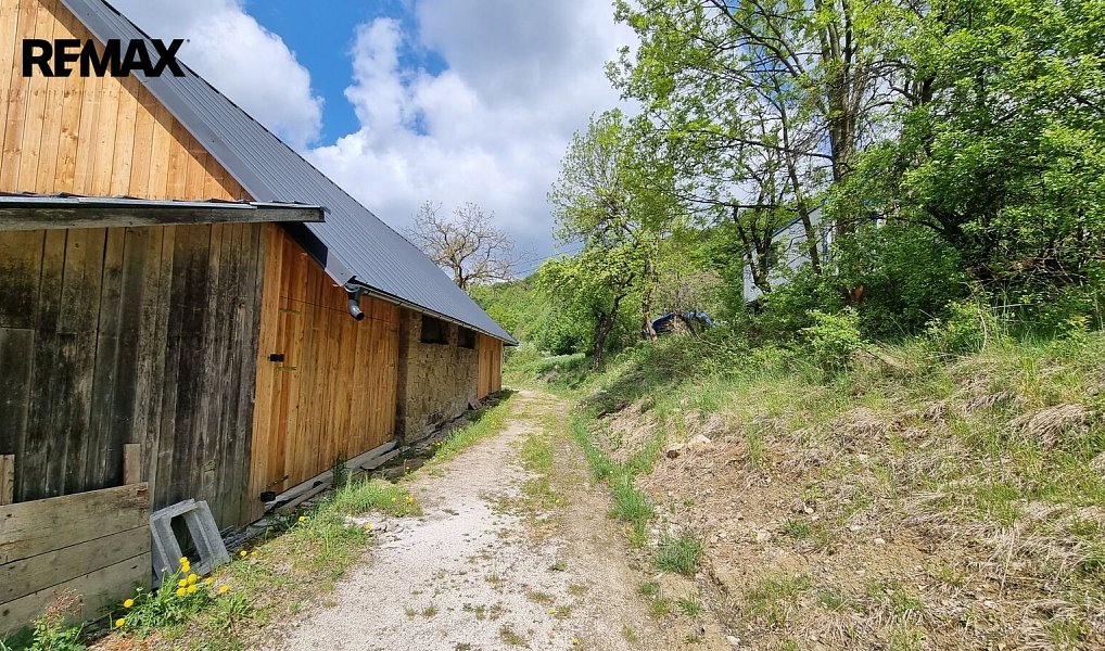 Prodej chaty/chalupy 164 m² s pozemkem 285 345 m², Vsetín – náhled fotky 44