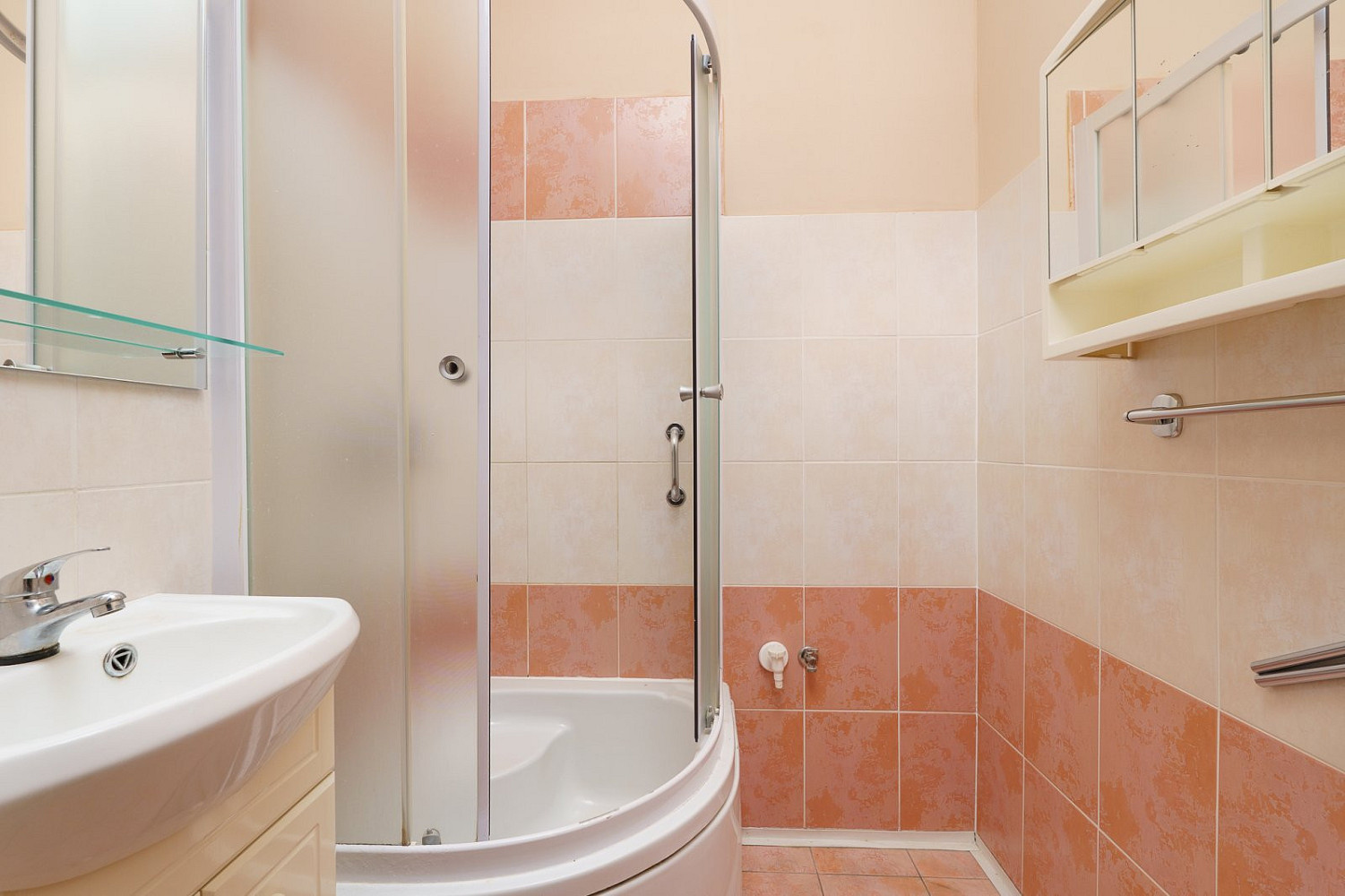 Pronájem bytu 1+1 37 m² – fotografie 3