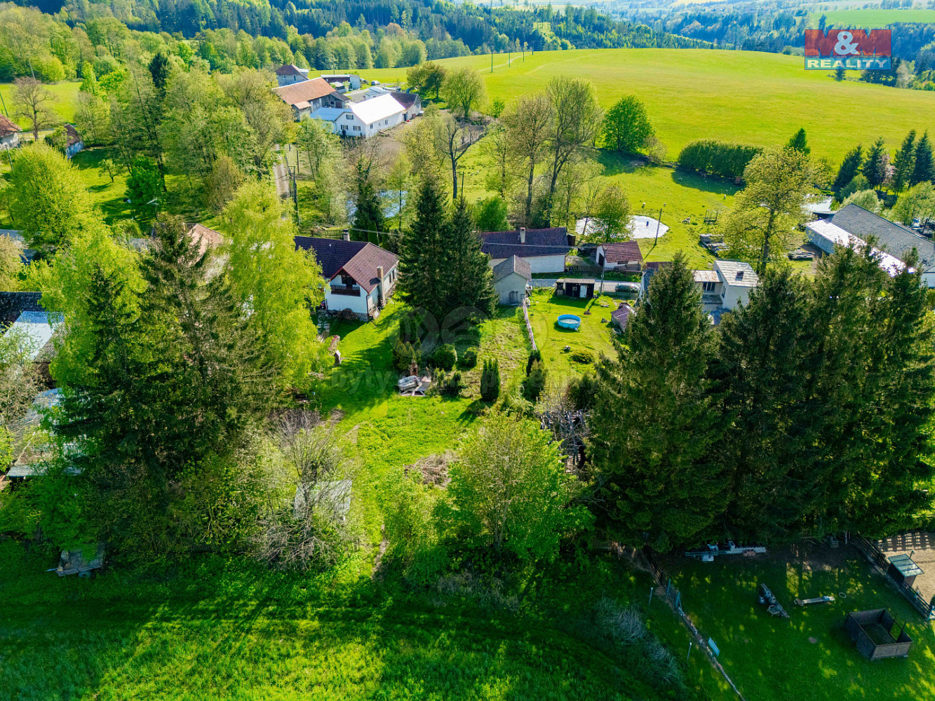Prodej stavebního pozemku 1 392 m²