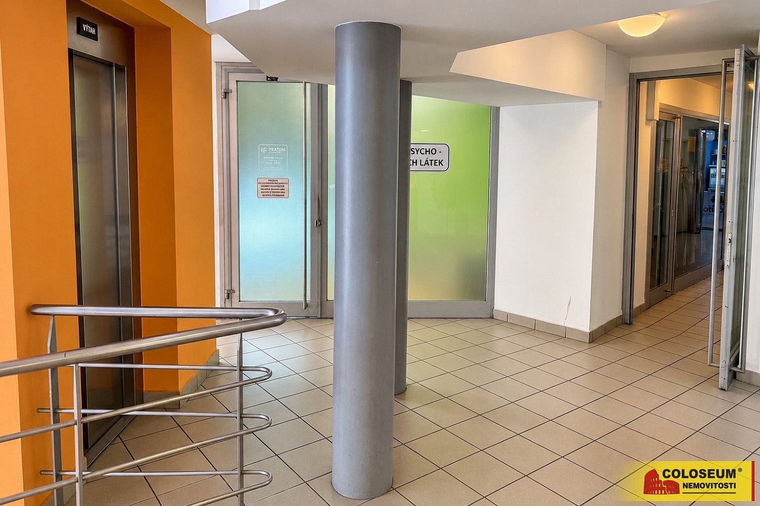 Pronájem kanceláře 30 m² – fotografie 3