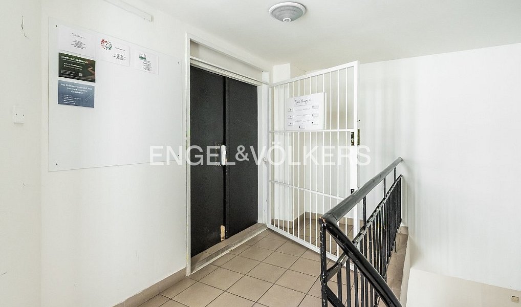 Pronájem kanceláře 226 m², Praha – náhled fotky 3