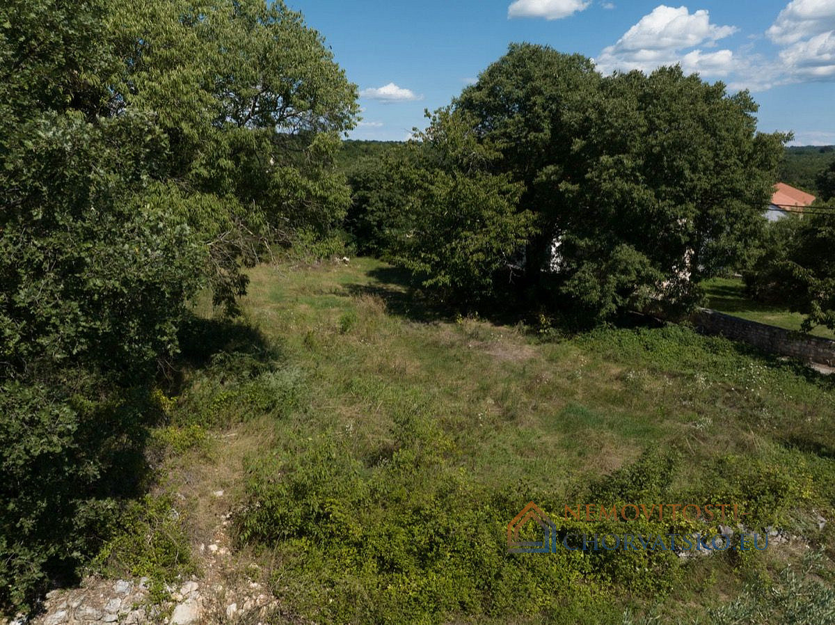 Prodej stavebního pozemku 988 m² – pohled 6