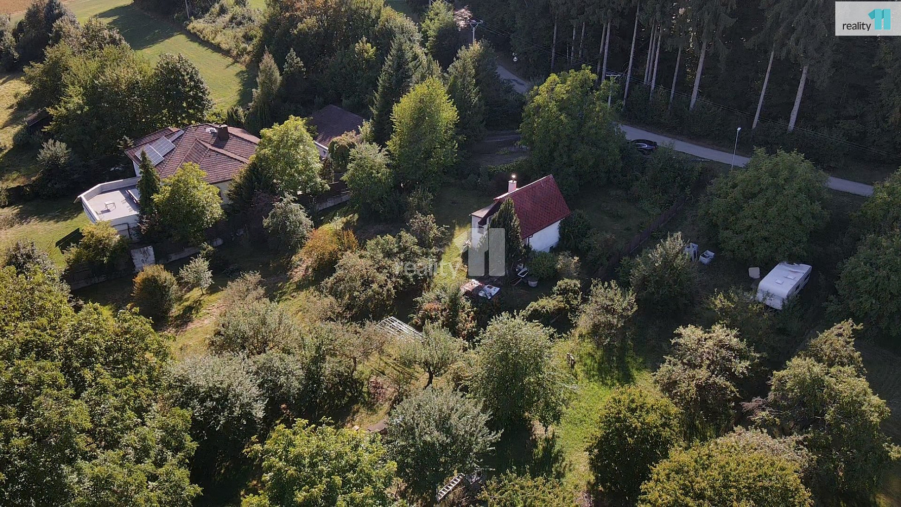 Prodej stavebního pozemku 2 211 m² – fotografie 3