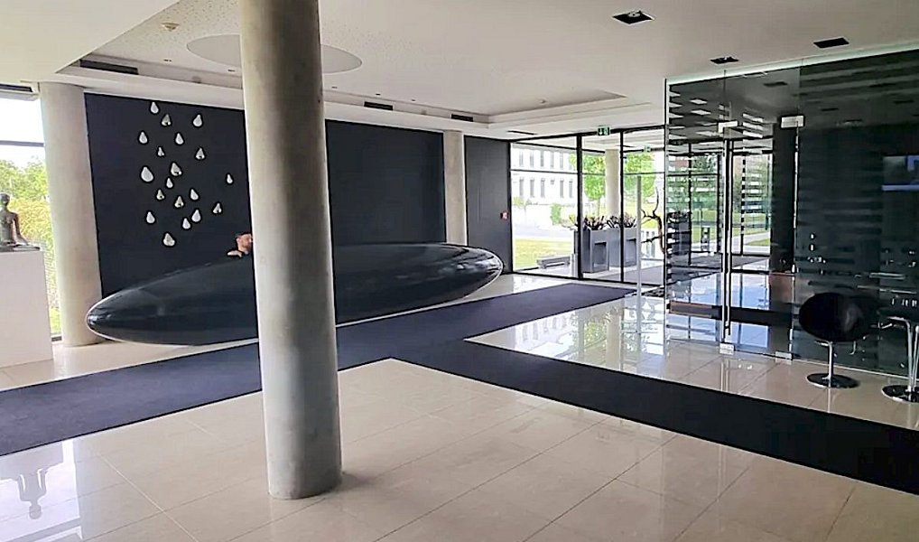 Pronájem kanceláře 349 m², Vestec – náhled fotky 2