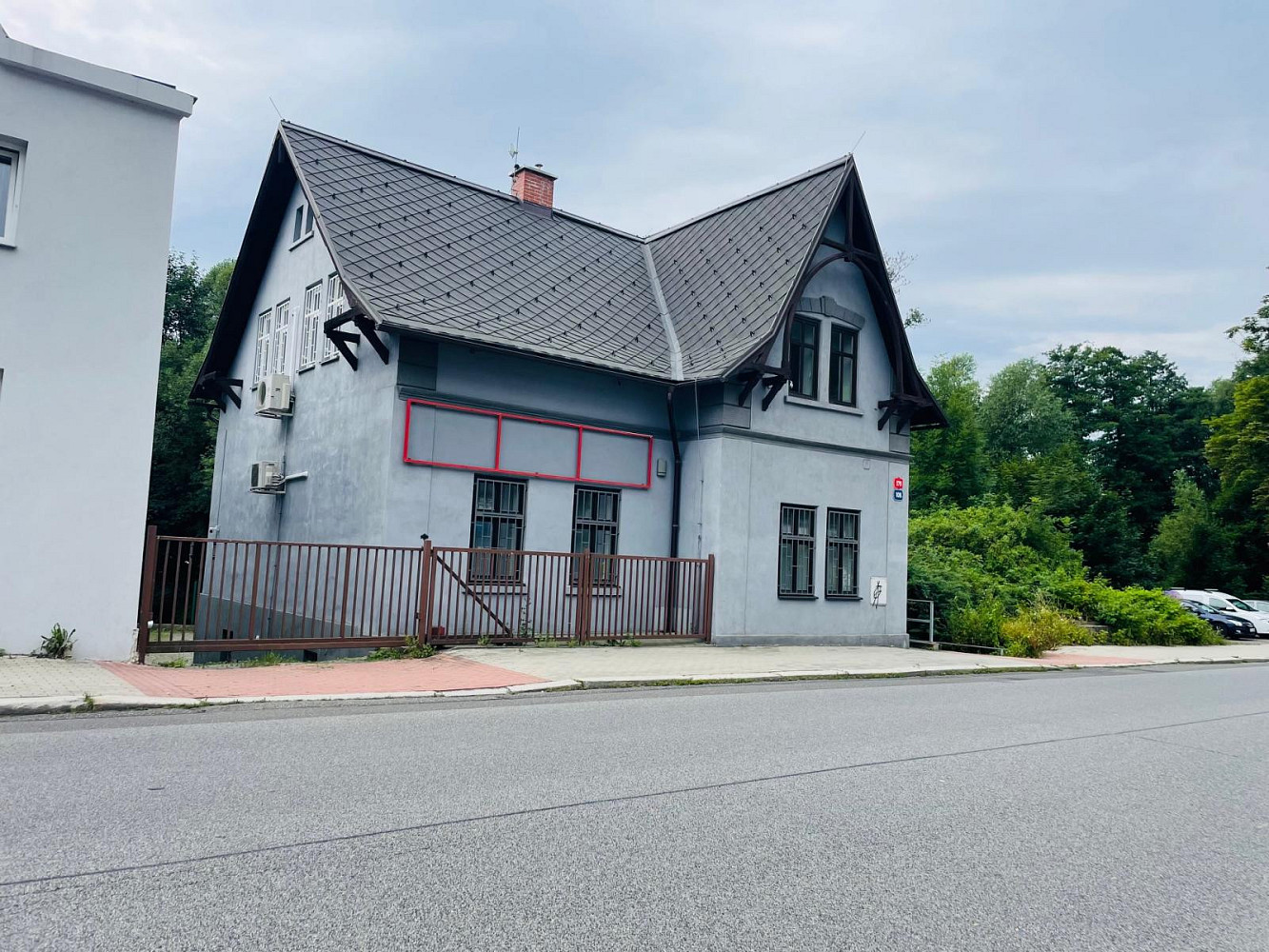 Pronájem komerčního objektu (jiného typu) 250 m² – fotografie 3