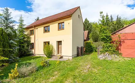 Prodej domu 100 m² s pozemkem 3 747 m², Prakšice, okres Uherské Hradiště
