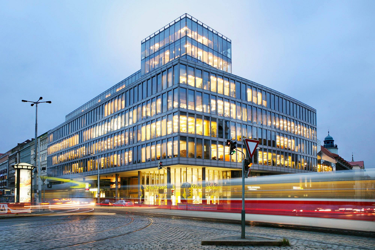 Pronájem kanceláře 285 m²