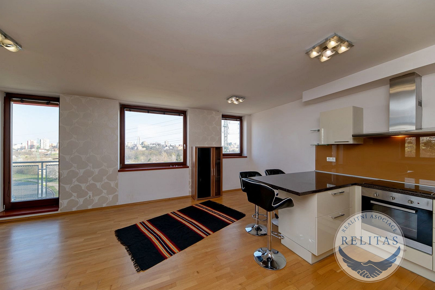 Pronájem bytu 3+kk 100 m²