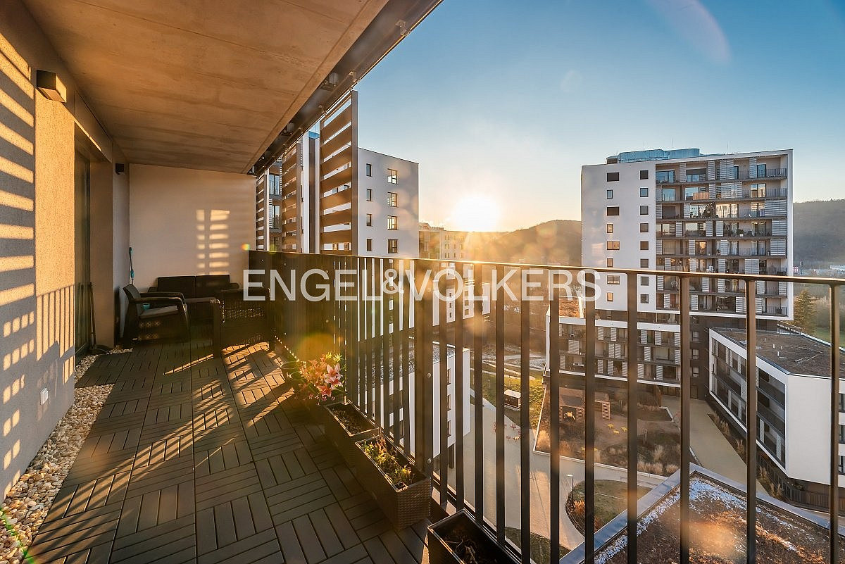 Pronájem bytu 3+kk 72 m² — photo 3