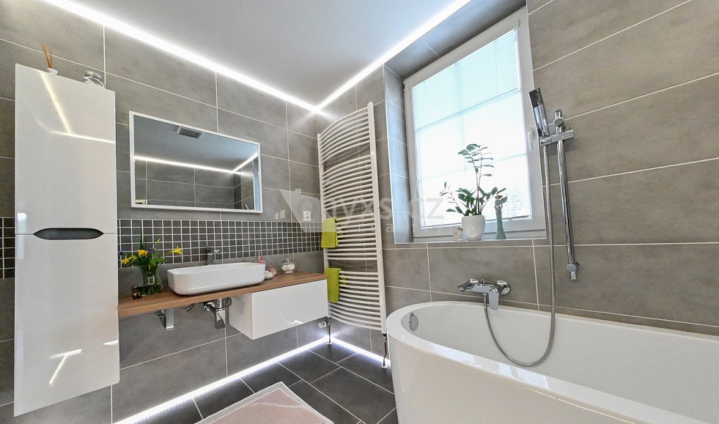 Prodej domu 183 m² s pozemkem 2 301 m², Komorní Lhotka – náhled fotky 36