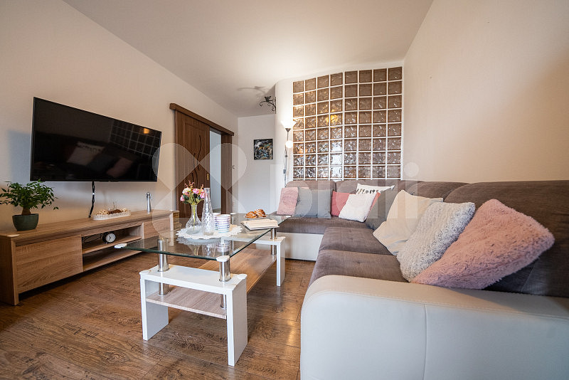 Pronájem bytu 2+1 65 m² – pohled 2