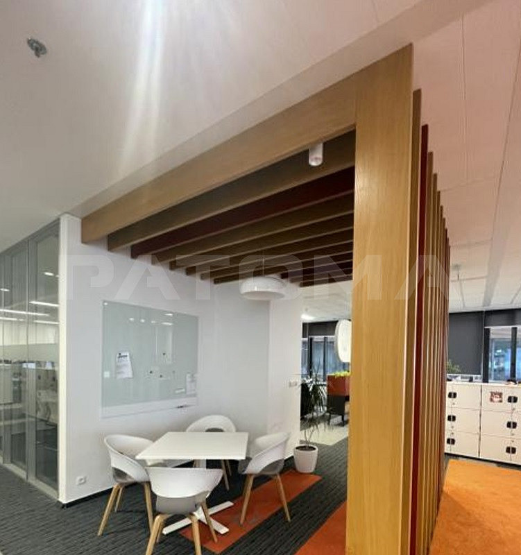 Pronájem kanceláře 1 135 m² – pohled 2