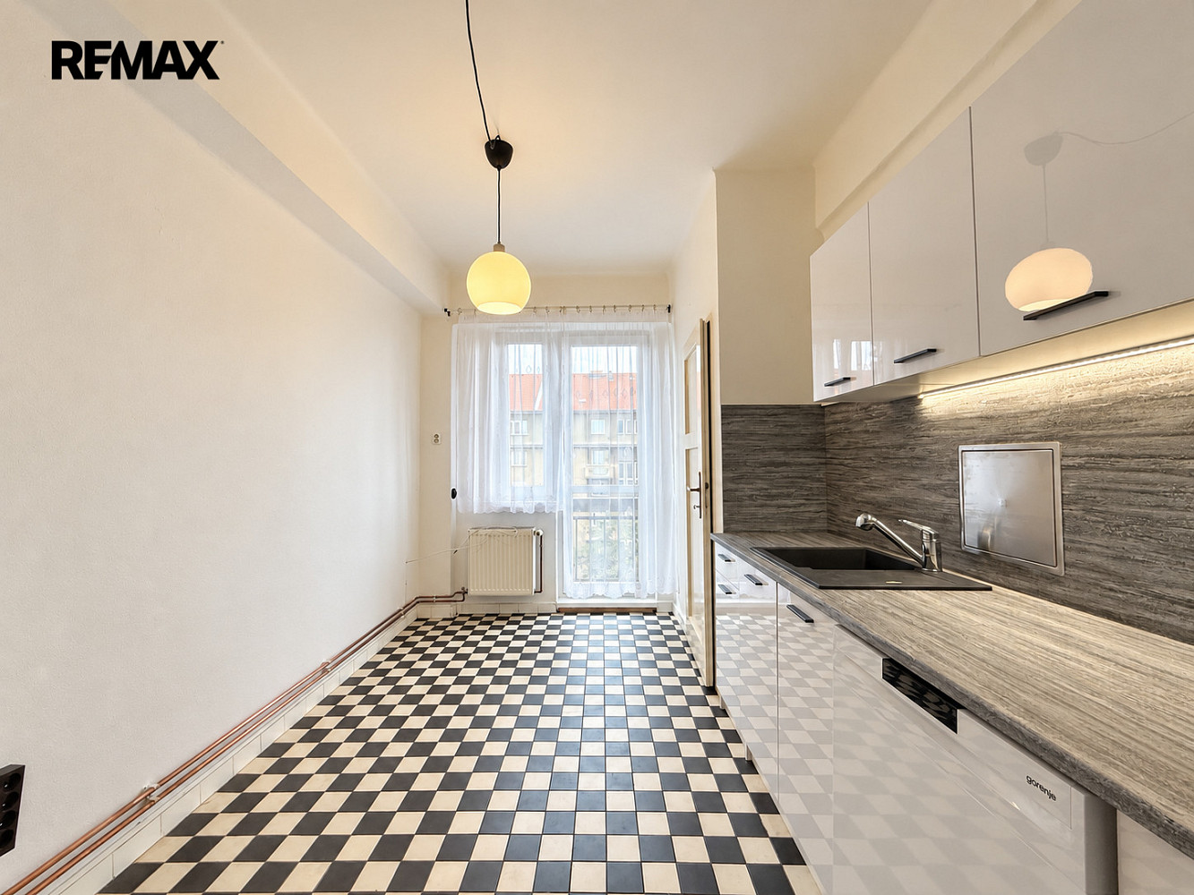 Pronájem bytu 3+1 70 m² – fotografie 3
