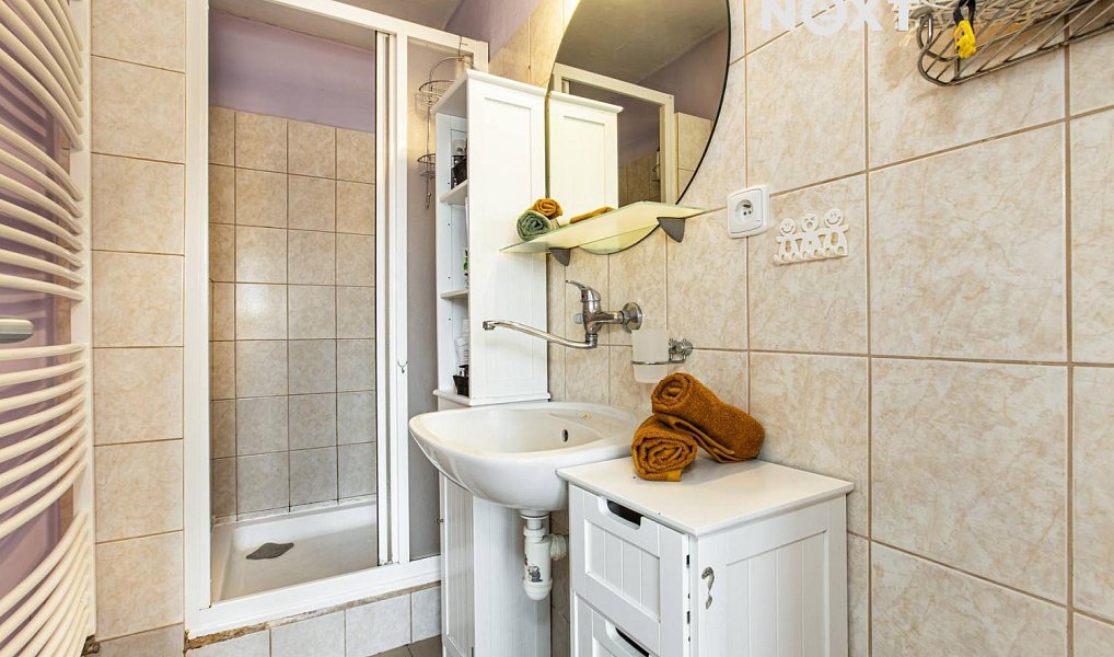 Prodej domu 265 m² s pozemkem 213 m², Kaplice – náhled fotky 31