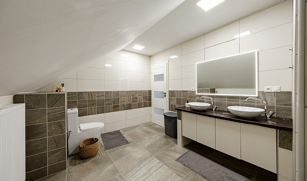 Prodej domu 206 m² s pozemkem 637 m², Staré Město – náhled fotky 16