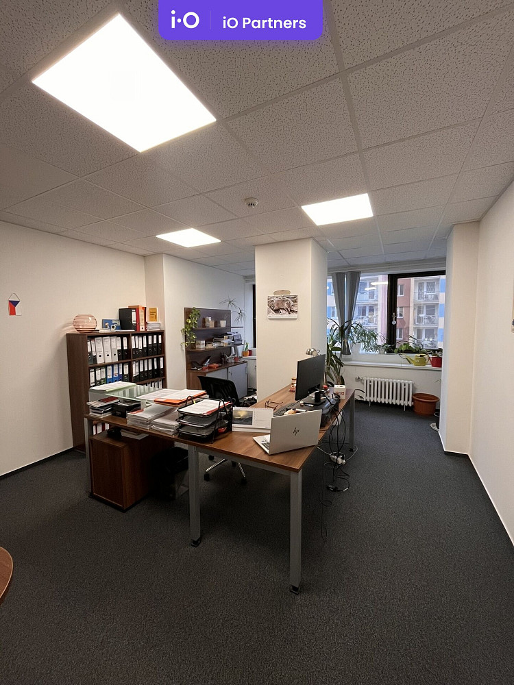 Pronájem kanceláře 1 251 m² – fotografie 3