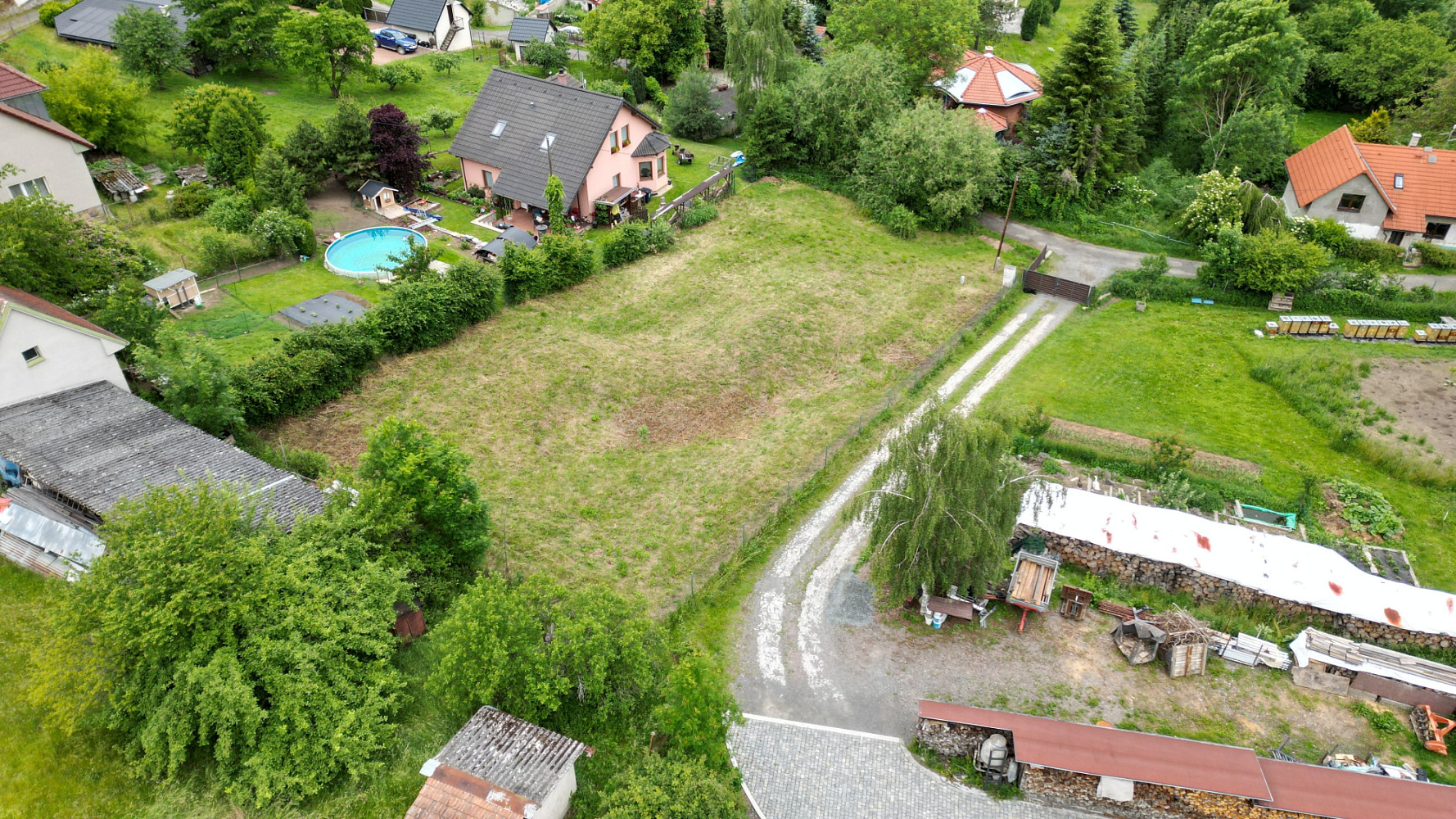 Prodej stavebního pozemku 1 135 m², Chocerady