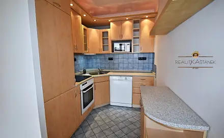 Pronájem bytu 2+kk 43 m², Boloňská, Praha 10 - Horní Měcholupy