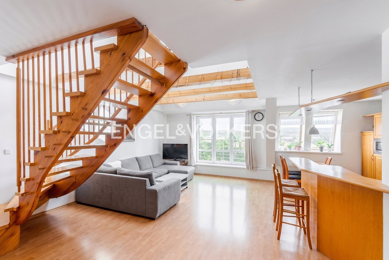 Pronájem bytu 5+kk 135 m²