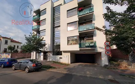 Prodej XL parkovacího stání., Božetěchova, Brno - Královo Pole