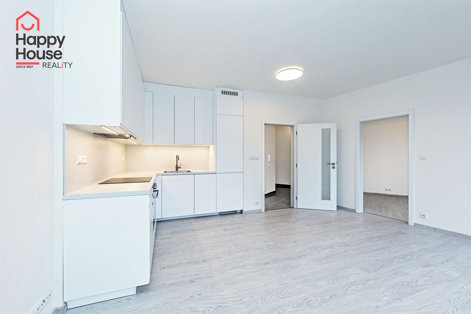Pronájem bytu 2+kk 50 m² – fotografie 2