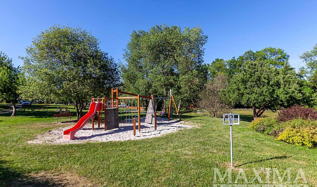 Prodej stavebního pozemku 4 612 m², Hluboš – náhled fotky 12